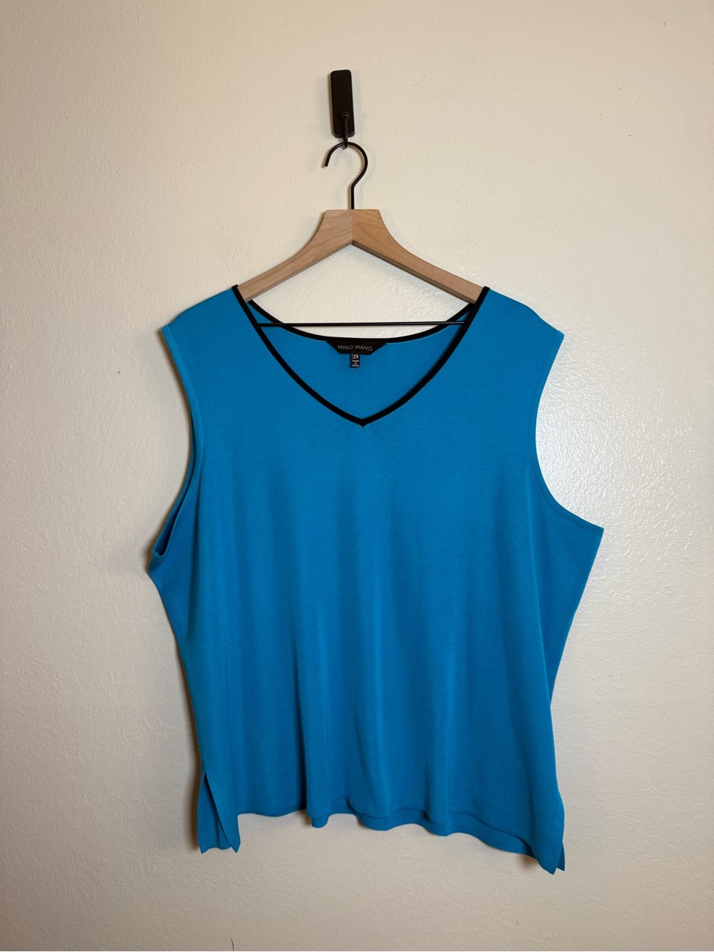 Ming Wang Plus Size Mid-Length‎ V-Neck Knit Tank